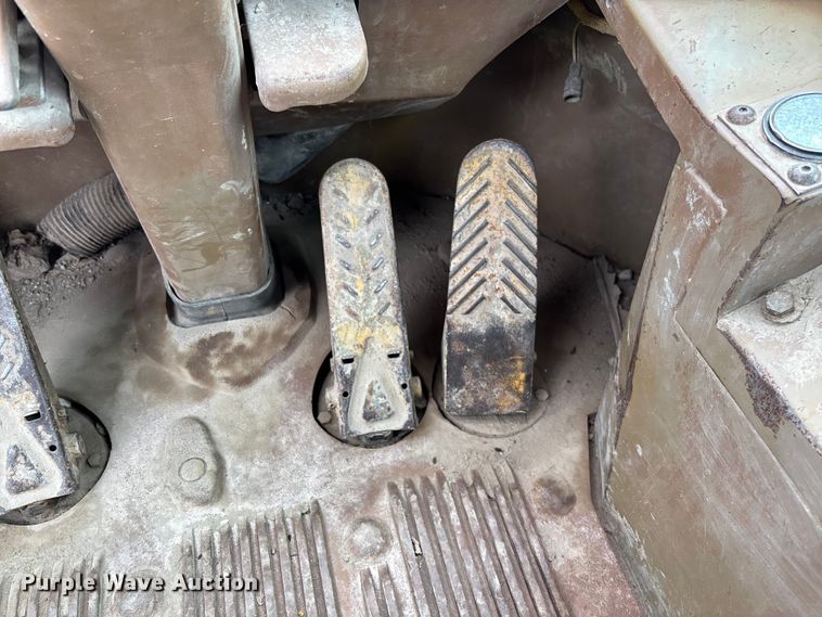 image for item FC5806 1984 Caterpillar 966D wheel loader