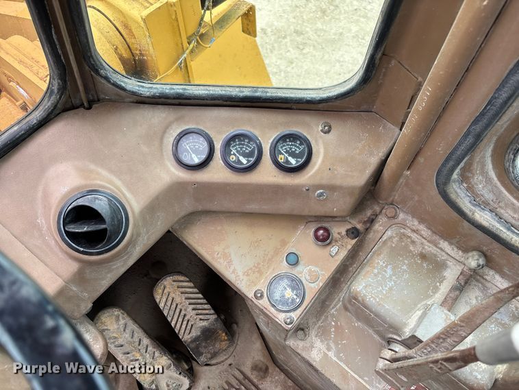 image for item FC5806 1984 Caterpillar 966D wheel loader
