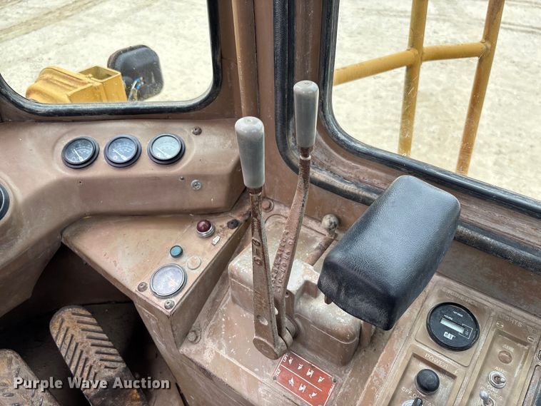 image for item FC5806 1984 Caterpillar 966D wheel loader