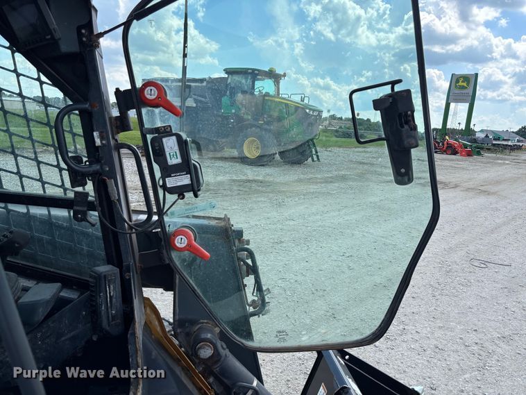 image for item FC5858 2022 John Deere 320G skid steer loader