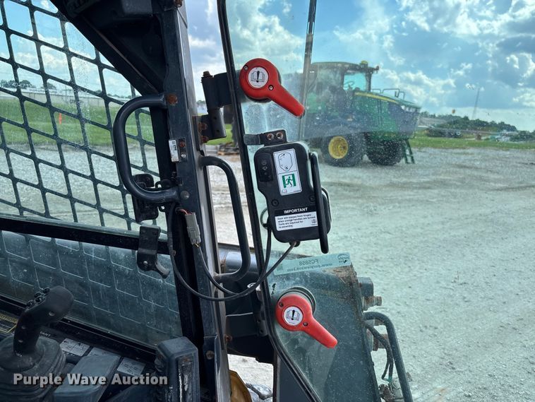 image for item FC5858 2022 John Deere 320G skid steer loader