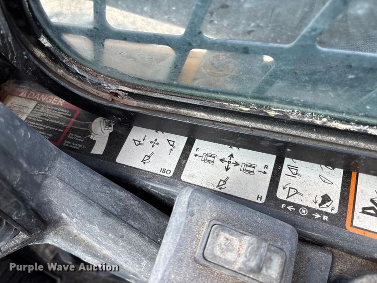 image for item FC5858 2022 John Deere 320G skid steer loader