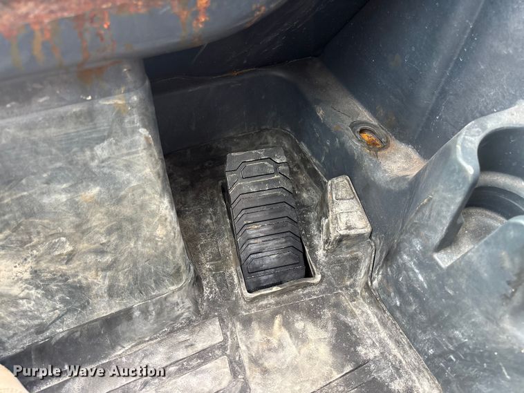 image for item FC5858 2022 John Deere 320G skid steer loader