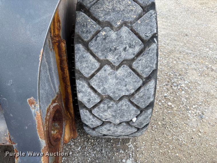 image for item FC5858 2022 John Deere 320G skid steer loader