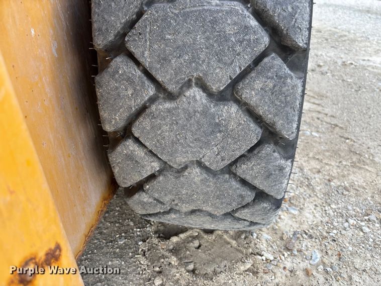 image for item FC5858 2022 John Deere 320G skid steer loader