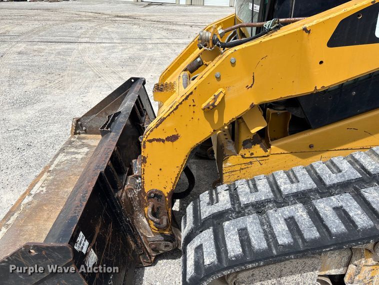 image for item FC5861 2011 Caterpillar 279C tracked skid steer loader