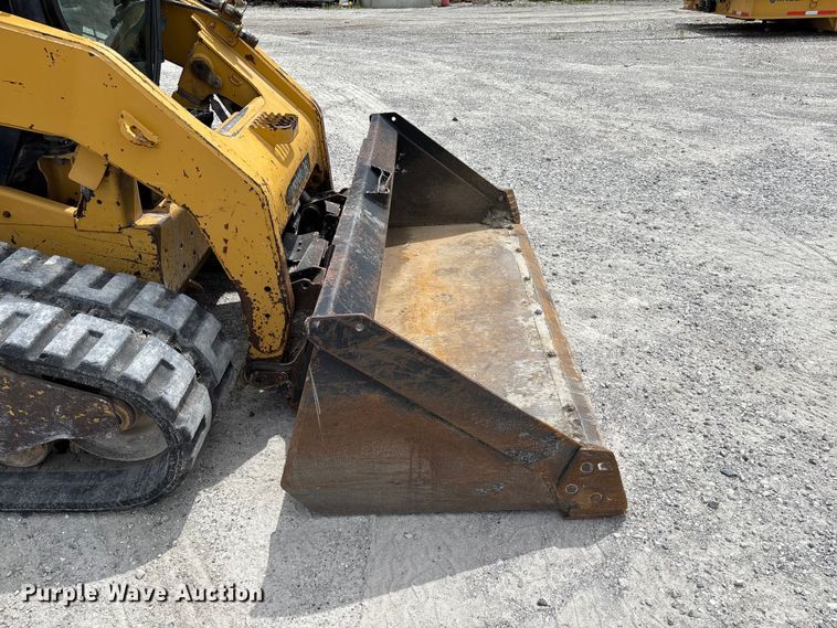 image for item FC5861 2011 Caterpillar 279C tracked skid steer loader