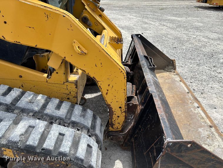 image for item FC5861 2011 Caterpillar 279C tracked skid steer loader