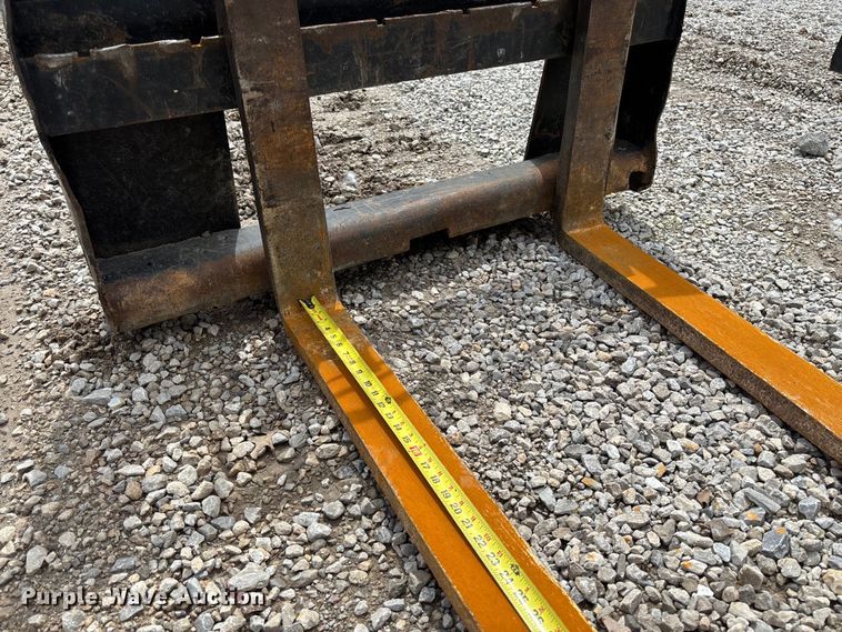 image for item FC5861 2011 Caterpillar 279C tracked skid steer loader