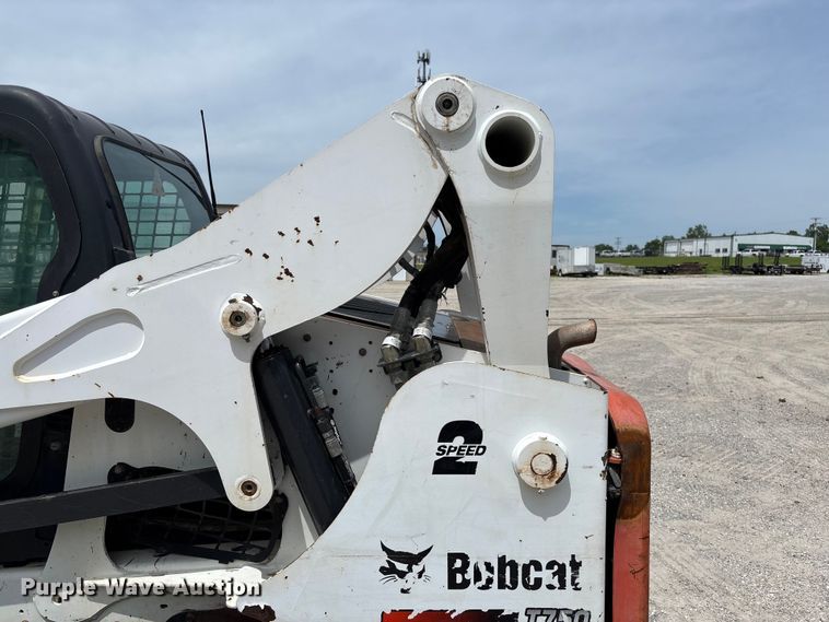 image for item FC5862 2015 Bobcat T750 tracked skid steer loader