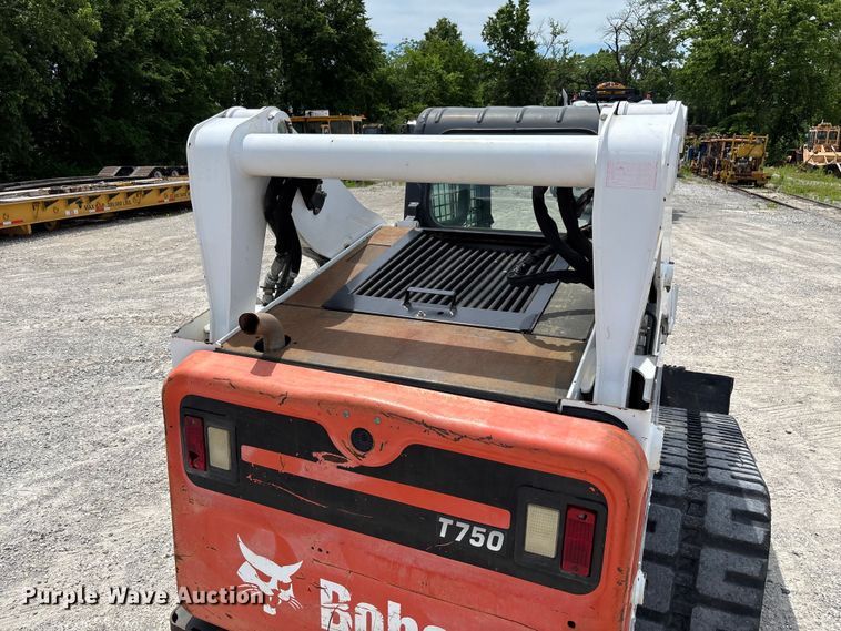 image for item FC5862 2015 Bobcat T750 tracked skid steer loader