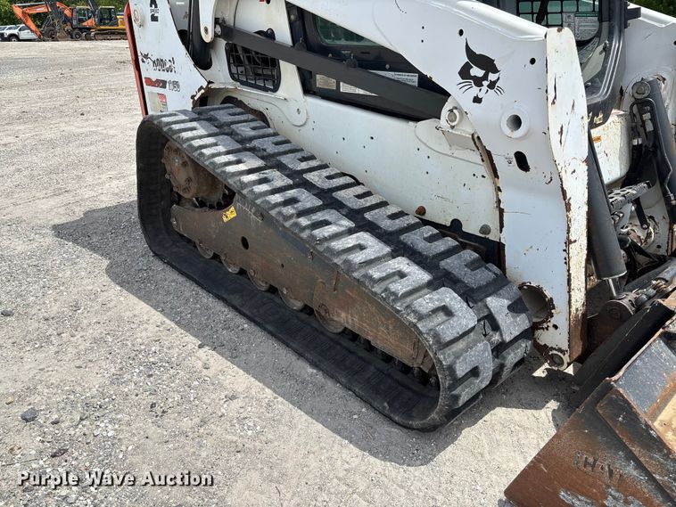 image for item FC5862 2015 Bobcat T750 tracked skid steer loader