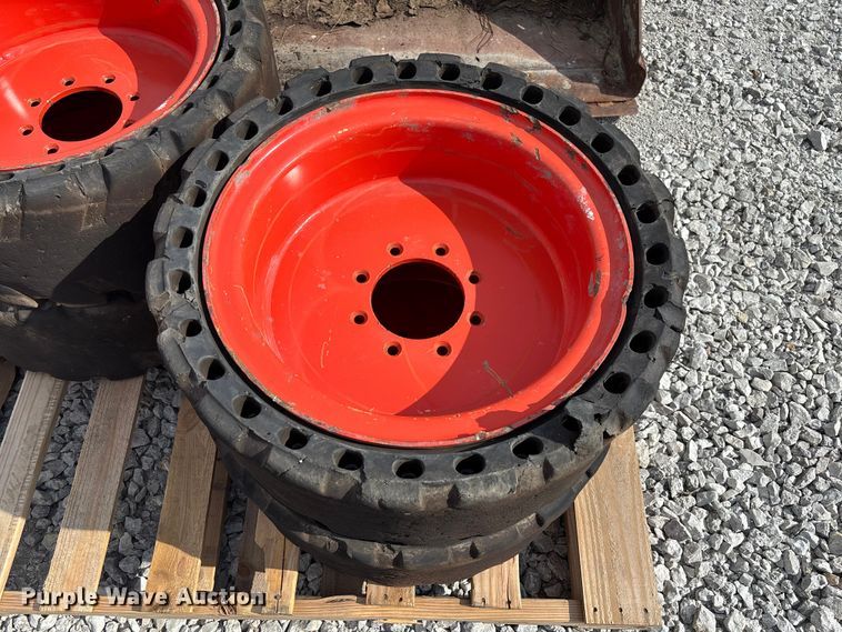 image for item FC5865 Skid steer bucket and tires