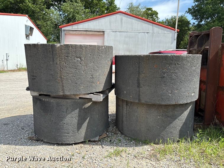 image for item FC5872 (4) 26.5x25 Brawler tires and wheels