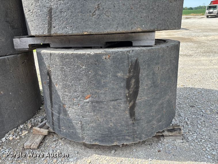 image for item FC5872 (4) 26.5x25 Brawler tires and wheels