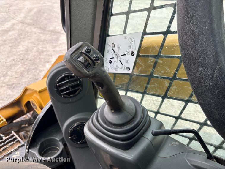 image for item FC5914 2017 Caterpillar 289D tracked skid steer loader