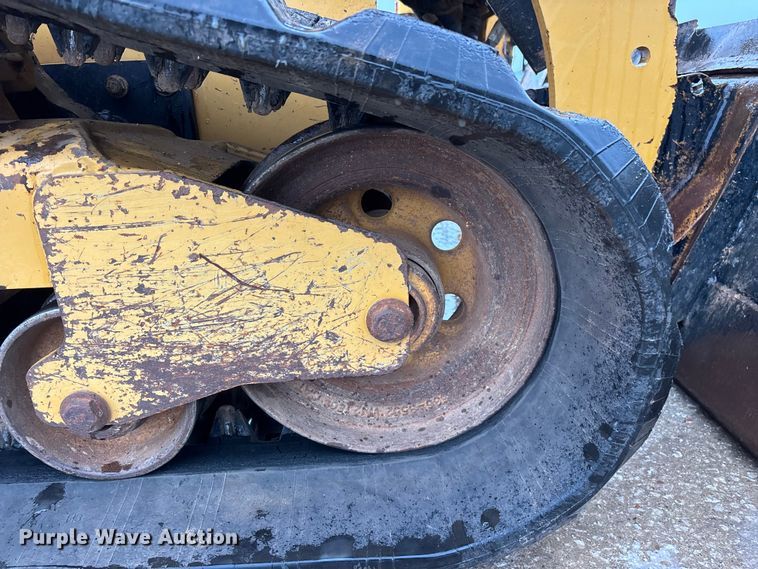 image for item FG0404 2022 Caterpillar 299D3 tracked skid steer loader