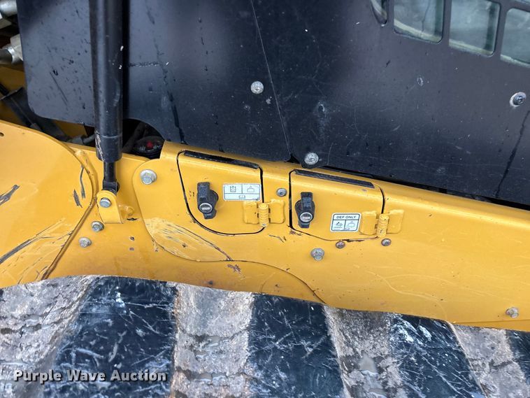 image for item FG0404 2022 Caterpillar 299D3 tracked skid steer loader
