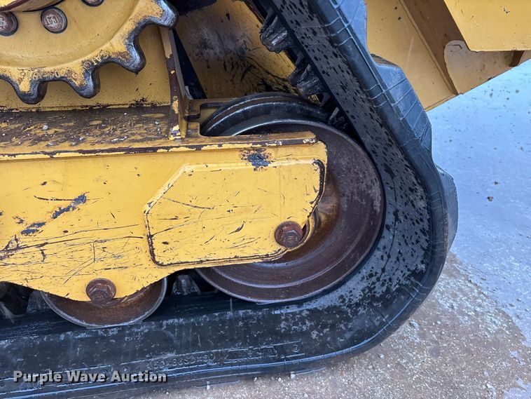 image for item FG0404 2022 Caterpillar 299D3 tracked skid steer loader