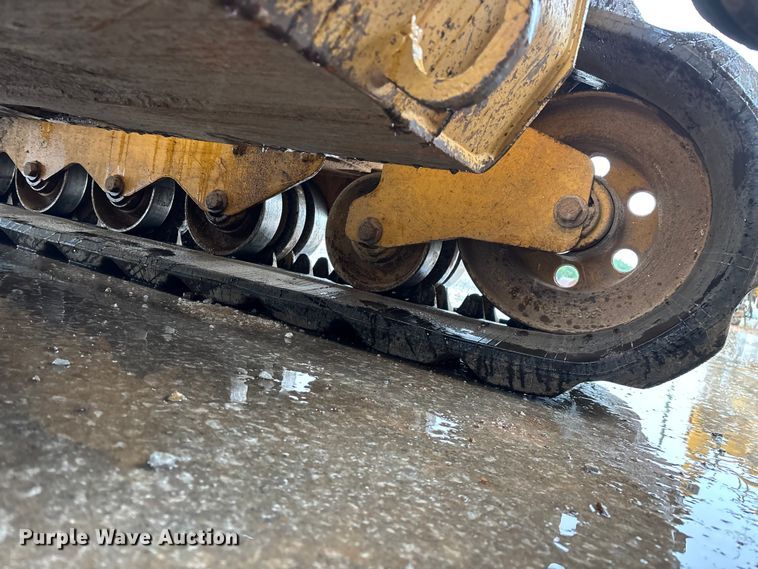 image for item FG0404 2022 Caterpillar 299D3 tracked skid steer loader