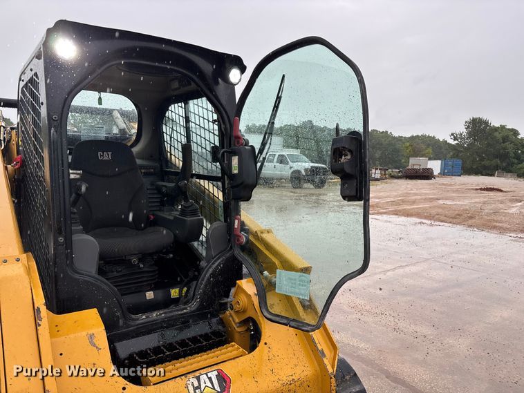 image for item FG0404 2022 Caterpillar 299D3 tracked skid steer loader