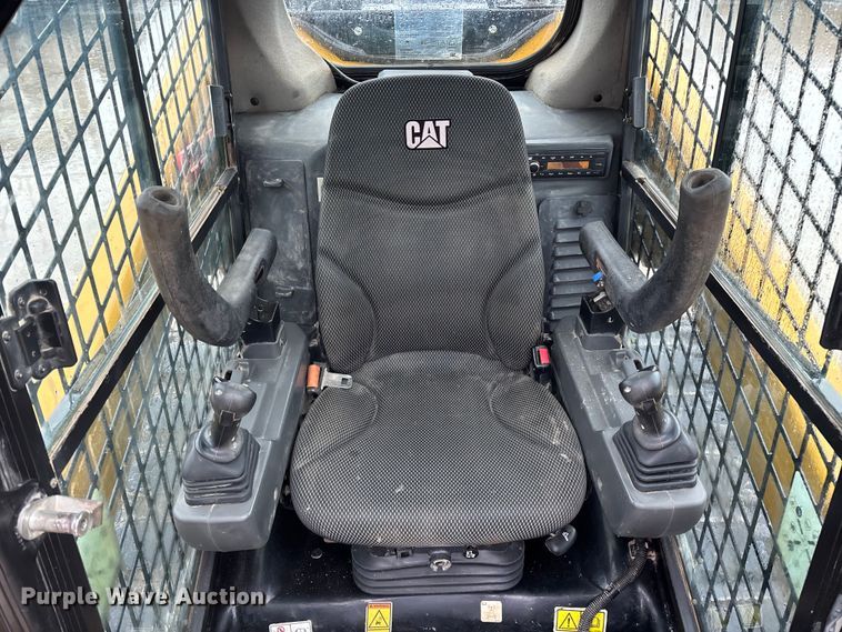 image for item FG0404 2022 Caterpillar 299D3 tracked skid steer loader
