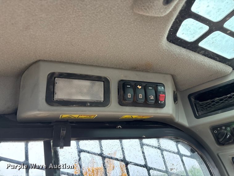 image for item FG0404 2022 Caterpillar 299D3 tracked skid steer loader