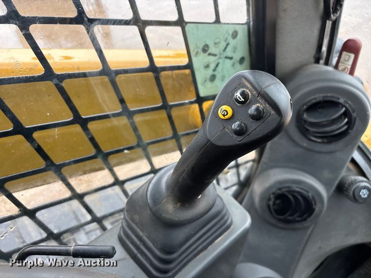 image for item FG0404 2022 Caterpillar 299D3 tracked skid steer loader