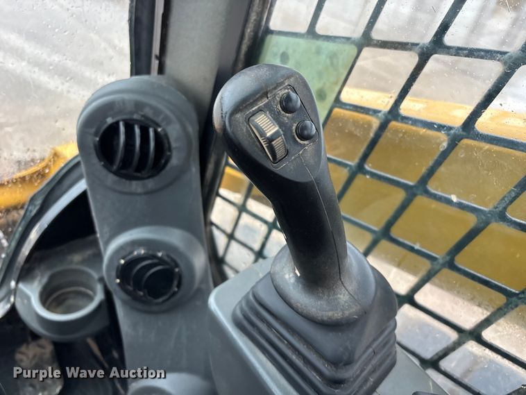 image for item FG0404 2022 Caterpillar 299D3 tracked skid steer loader