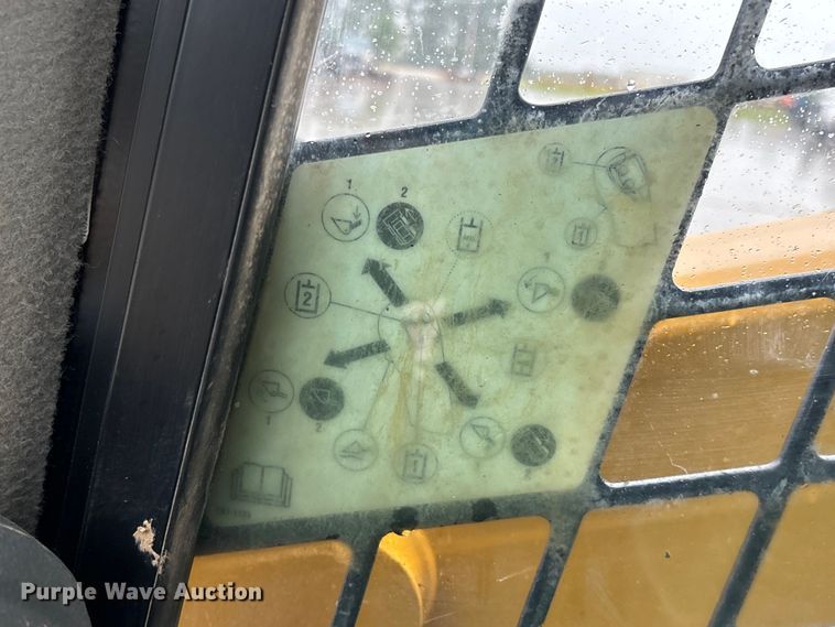 image for item FG0404 2022 Caterpillar 299D3 tracked skid steer loader