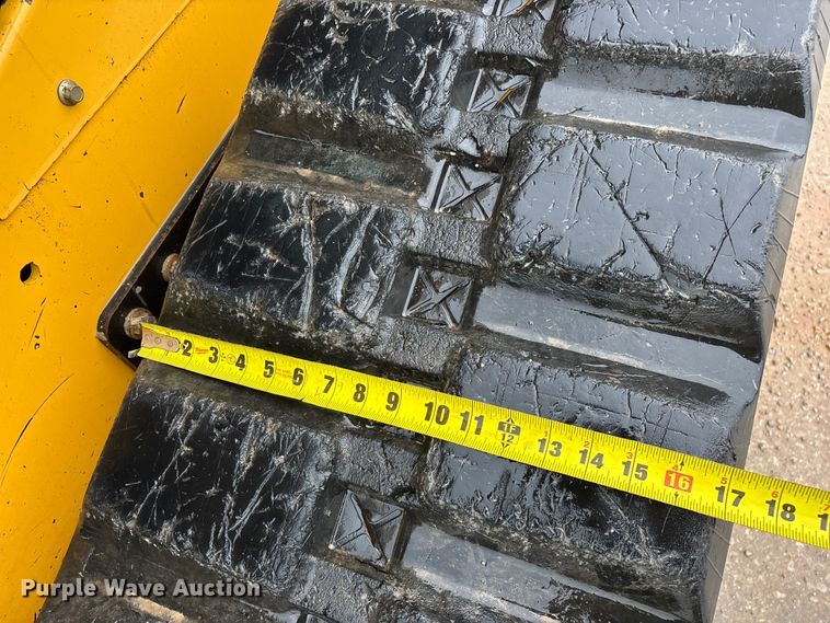 image for item FG0404 2022 Caterpillar 299D3 tracked skid steer loader