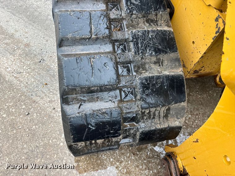 image for item FG0404 2022 Caterpillar 299D3 tracked skid steer loader