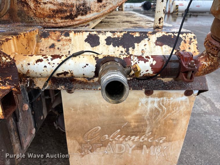 image for item FG0405 1992 International 4900 water truck