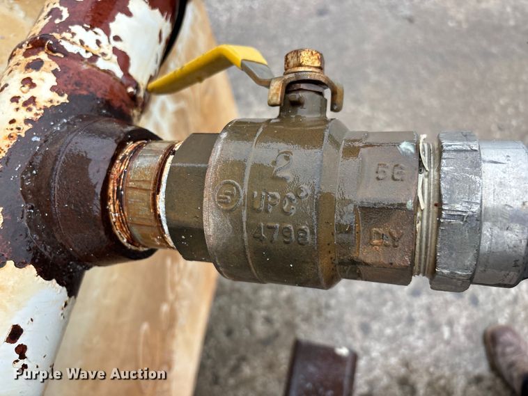 image for item FG0405 1992 International 4900 water truck