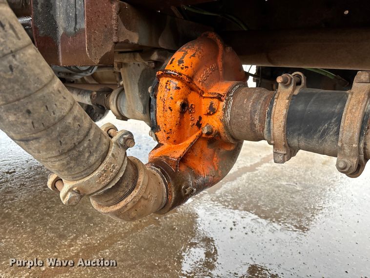 image for item FG0405 1992 International 4900 water truck