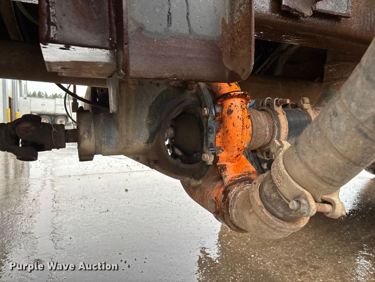 image for item FG0405 1992 International 4900 water truck