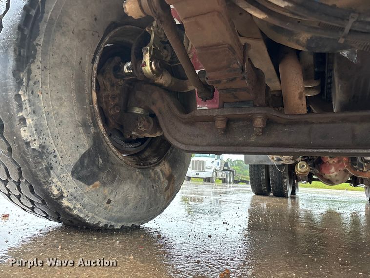 image for item FG0405 1992 International 4900 water truck