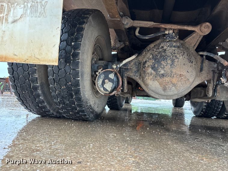 image for item FG0405 1992 International 4900 water truck