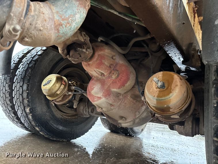 image for item FG0405 1992 International 4900 water truck