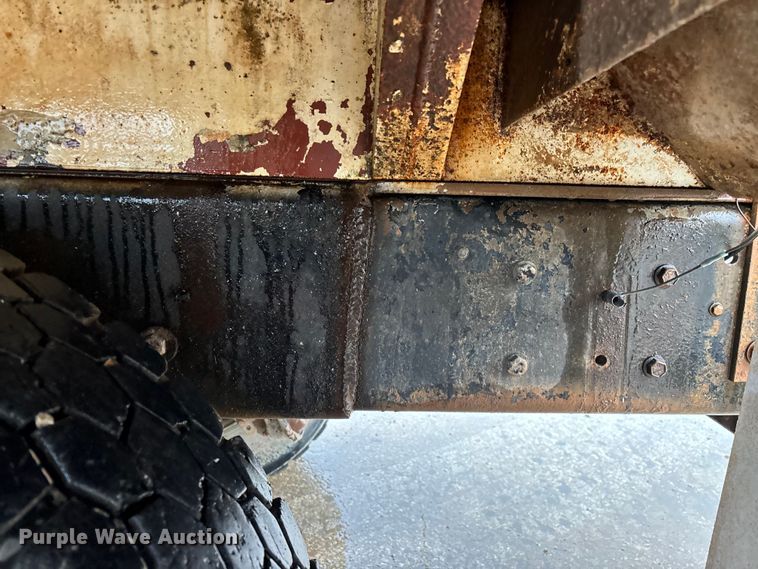 image for item FG0405 1992 International 4900 water truck