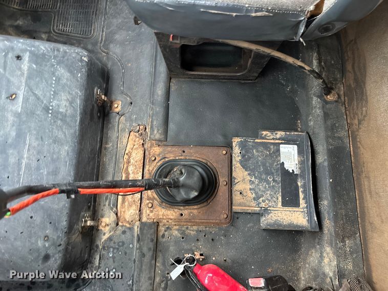 image for item FG0405 1992 International 4900 water truck