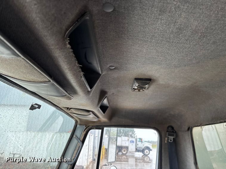 image for item FG0405 1992 International 4900 water truck