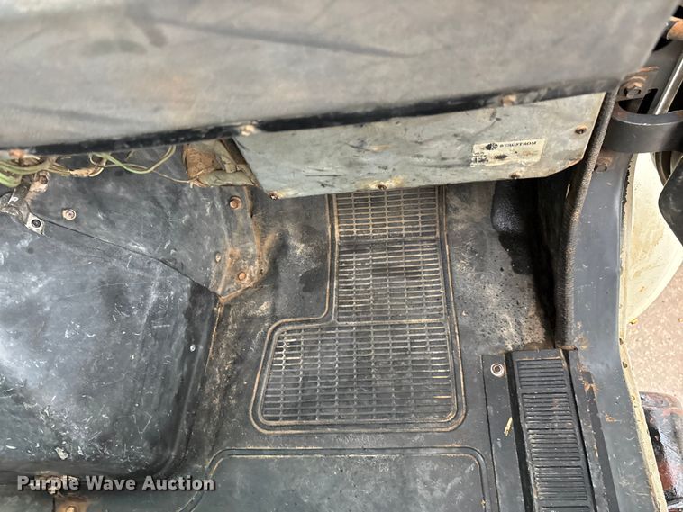 image for item FG0405 1992 International 4900 water truck