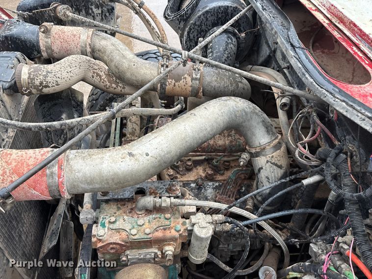 image for item FG0405 1992 International 4900 water truck