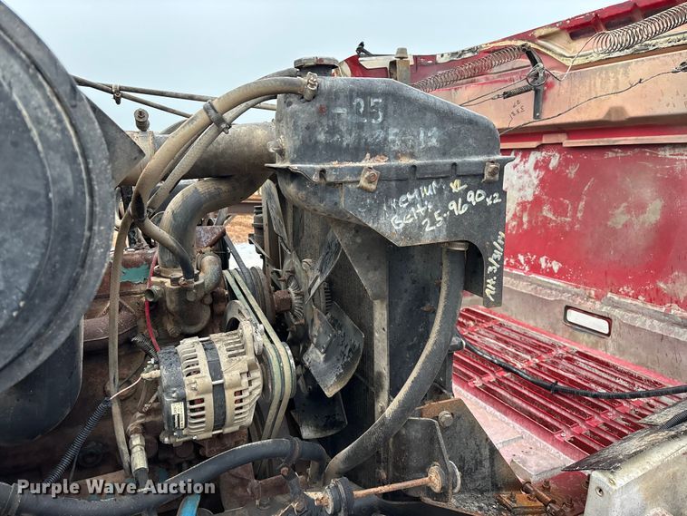 image for item FG0405 1992 International 4900 water truck