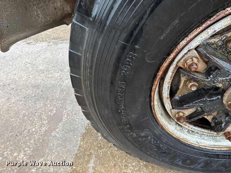 image for item FG0405 1992 International 4900 water truck
