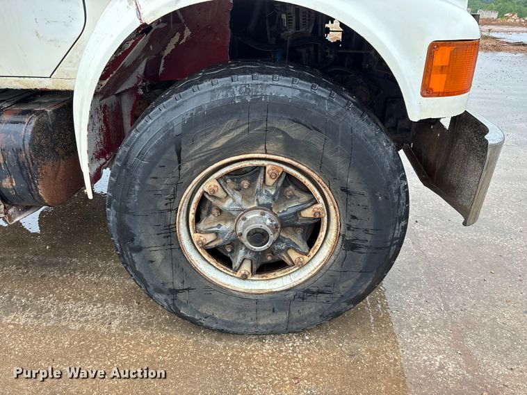 image for item FG0405 1992 International 4900 water truck