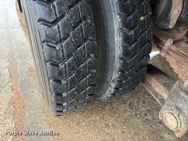 image for item FG0405 1992 International 4900 water truck