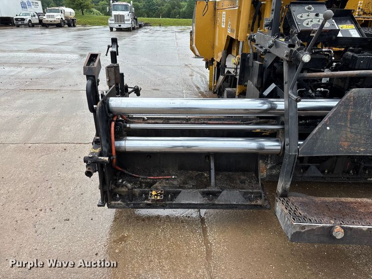 image for item FG0406 2014 Caterpillar AP-655D paver