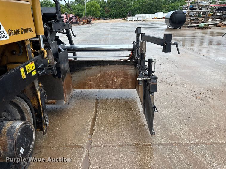 image for item FG0406 2014 Caterpillar AP-655D paver